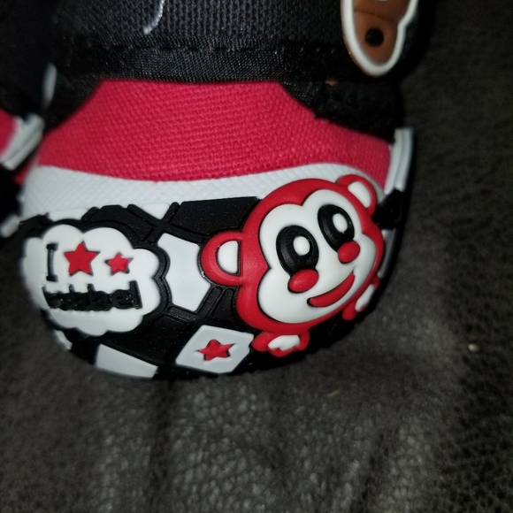 Chulis Black/Red Animal Sneaker, Sz 4.5 - Picture 5 of 8